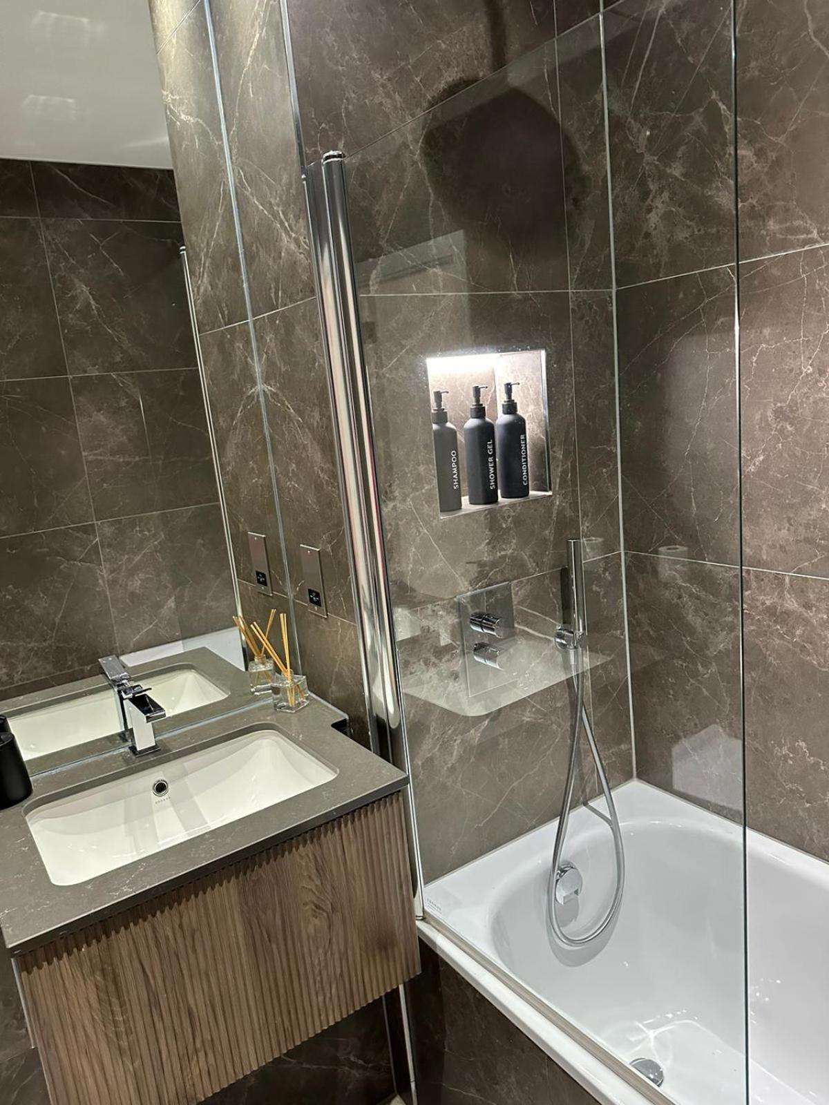 Richardson Deluxe Apartments - 3 Bed London Kültér fotó